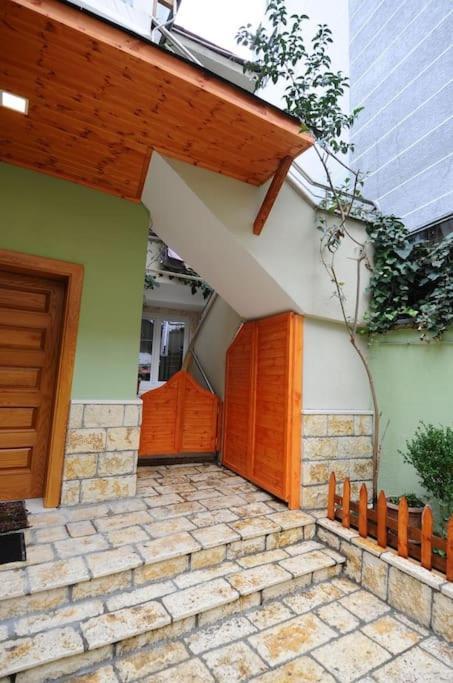 Grandpa House App.1 Apartment Tirana Exterior photo